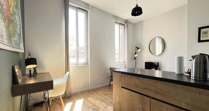 Le Saint-aubin: Elegant T2 Near the Ramblas