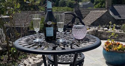 Newly modernised Cottage in Tideswell in Peak District