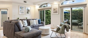 Rooftop Lounge & Putting Green Near Beaches | Belmont Shore Retreat by AvantStay