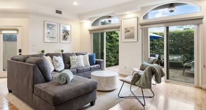 Rooftop Lounge & Putting Green Near Beaches | Belmont Shore Retreat by AvantStay