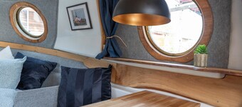 Boat 'Rettungsboot' with Wi-Fi