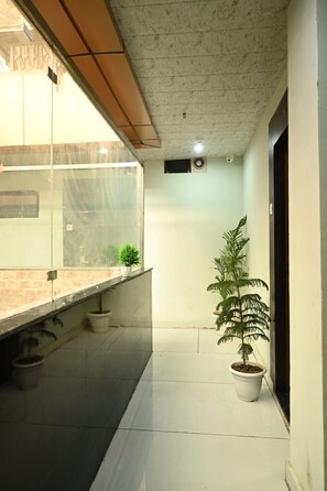 Exterior - HOTEL ROSHAN (Varanasi)