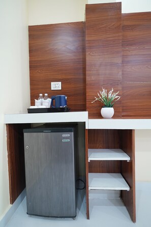 Mini fridge - HOTEL ROSHAN (Varanasi)