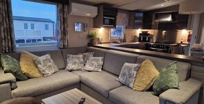 Living area - 2-bedroom, Sleeps 4, dog friendly, WiFi next to Fantasy Island, Ingoldmells (Skegness)