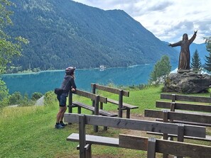 Property grounds - Apartment 'Birke' with Lake View, Private Terrace and Wi-Fi (Weissensee)