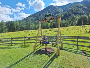 Children's area - Apartment 'Birch' with Lake View, Private Terrace and Wi-Fi (Weissensee)