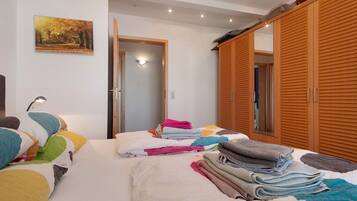 1 bedroom, free WiFi, bed sheets