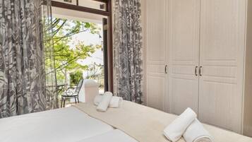 2 bedrooms, WiFi, bed sheets