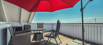 Apartment with Lake View, Balcony and Wi-Fi