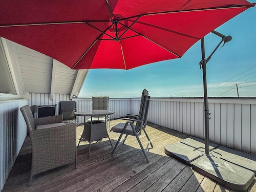 Apartment with Lake View, Balcony and Wi-Fi