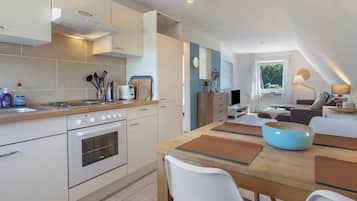 Réfrigérateur, four, plaque de cuisson, cafetiÚre/bouilloire