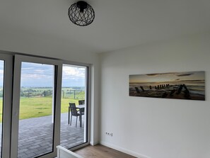 Interior - Apartment 'Meer' with Lake View, Private Terrace and Wi-Fi (Wölpinghausen)