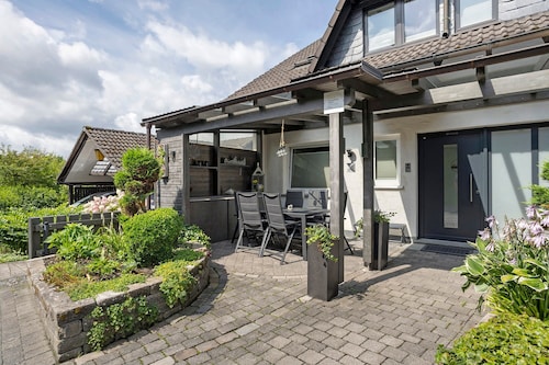 Apartment 'Stappert' with Mountain View, Balcony and Wi-Fi