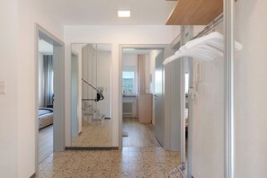 5 habitaciones, tabla de planchar con plancha y wifi gratis
