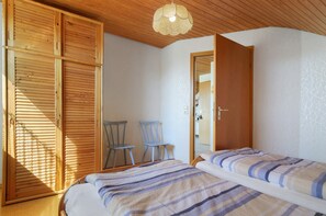 1 bedroom, free WiFi, bed sheets