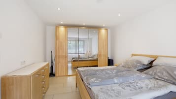 1 bedroom, free WiFi, bed sheets