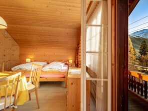 2 bedrooms, free WiFi, bed sheets