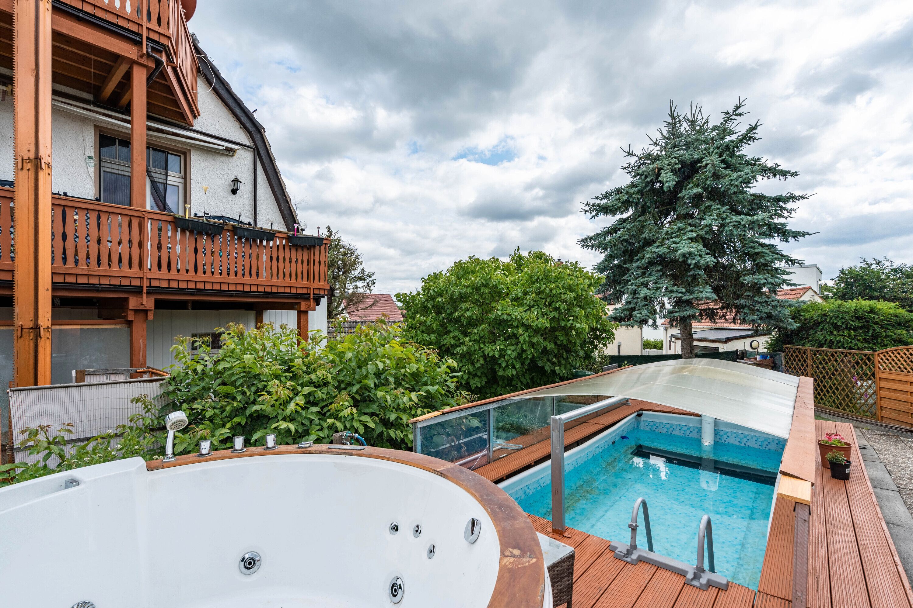 مغطس سبا خارجي