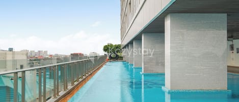 室外游泳池