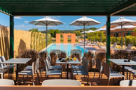 每日供应全套早餐(每人 EUR 10)