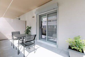Terrace/patio - 12 Reasons Why Metaxourgeio (Athens)