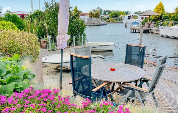 Outdoor dining - Gorgeous home in Lemmer with WiFi (Lemmer)