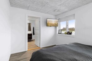 4 makuuhuonetta, silitysrauta/-lauta, ilmainen Wi-Fi