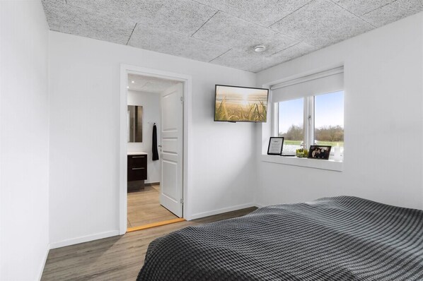 4 habitaciones, tabla de planchar con plancha y wifi gratis 