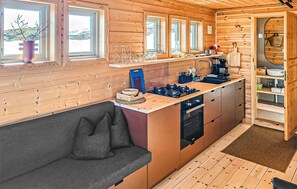 Refrigerador, horno, parrilla de estufa y cafetera y tetera 