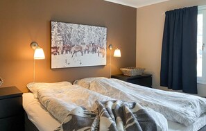 5 bedrooms, iron/ironing board, free WiFi - Stunning home in Bjorli with WiFi (Bjorli)
