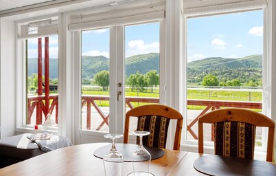 2 bedroom awesome apartment in Tjørhom