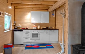 Refrigerador, placa de cocina, lavavajillas, cafetera/tetera