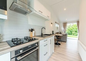 Frigorífic, forn, placa de cuina i torradora