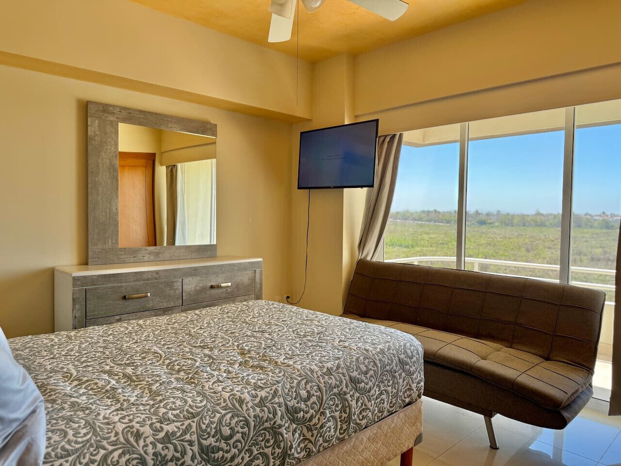 3 間睡房、書桌、熨斗/熨衫板、Wi-Fi