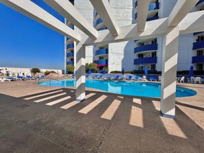 Pool - Depa tranquilo con alberca a pie de playa By GPS (Mazatlan)