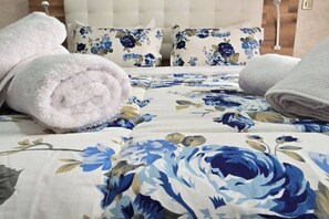 1 bedroom, iron/ironing board, WiFi, bed sheets - Coin Du Ciel Joyeux Swimming pool view (Agadir)