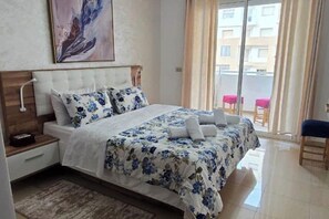 1 chambre, fer et planche à repasser, Wi-Fi, draps fournis