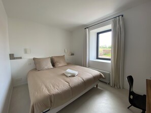 5 室のベッドルーム、デスク、アイロン / アイロン台、WiFi (無料)