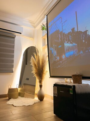 Classic Studio, 1 Queen Bed, Non Smoking, Housekeeping | Desk, free WiFi - Chip Homestay & Studio (Ho Chi Minh)