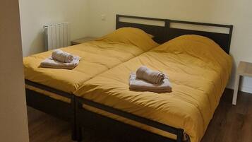 2 makuuhuonetta, vuodevaatteet