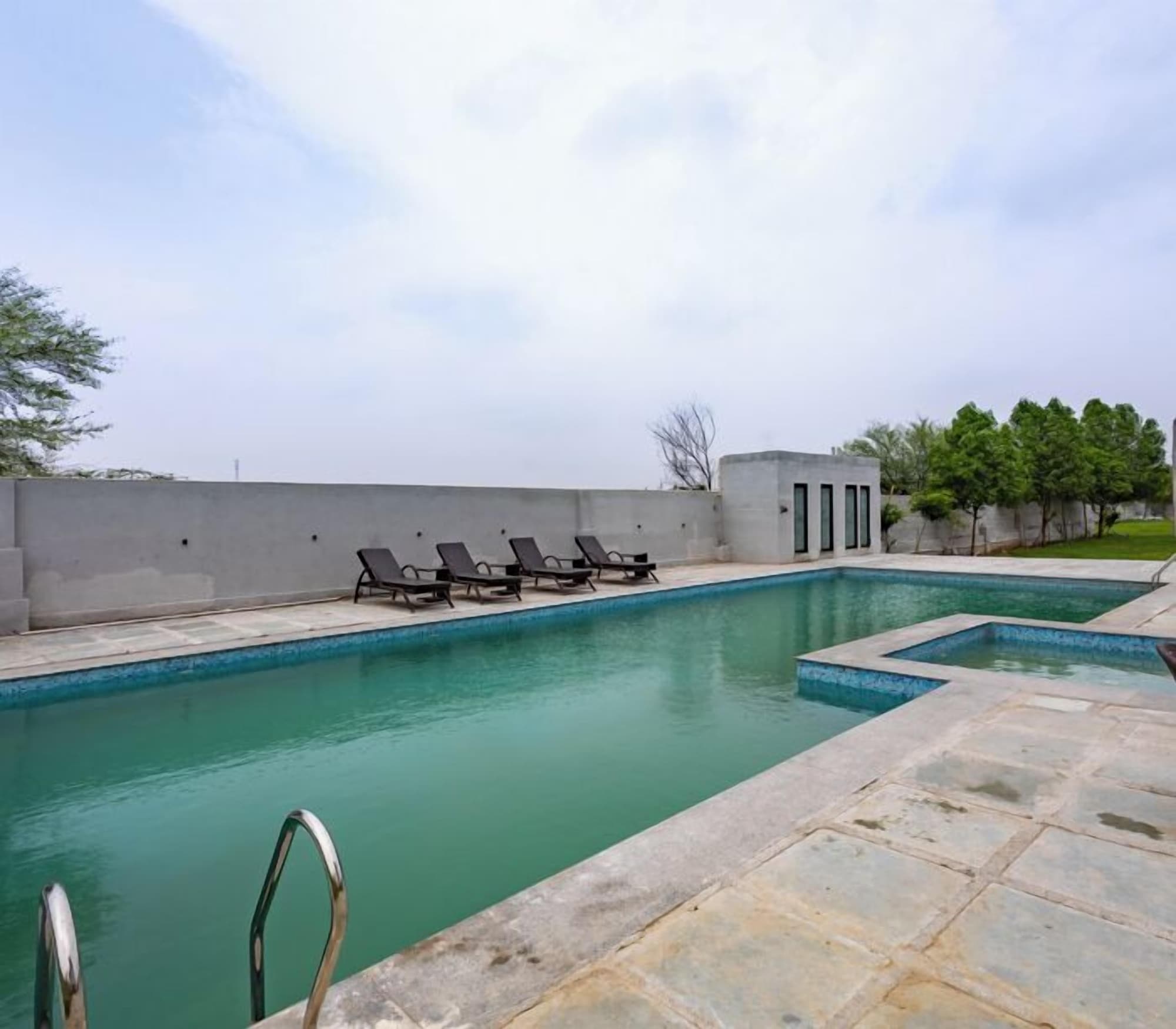 2 Star Hotels