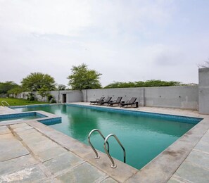 Outdoor pool - Pallacia A Luxury Hotel (Beawar)