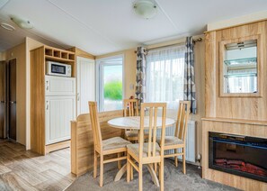 Unclassified image, 4 of 8, button