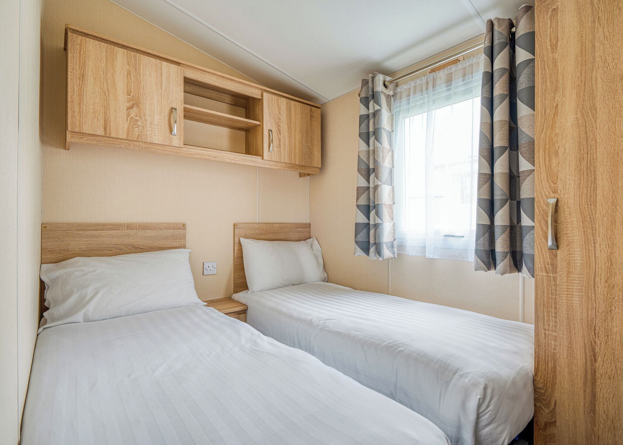 2 bedrooms