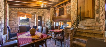 Silva Suites - Kryoneri, Lake Plastira