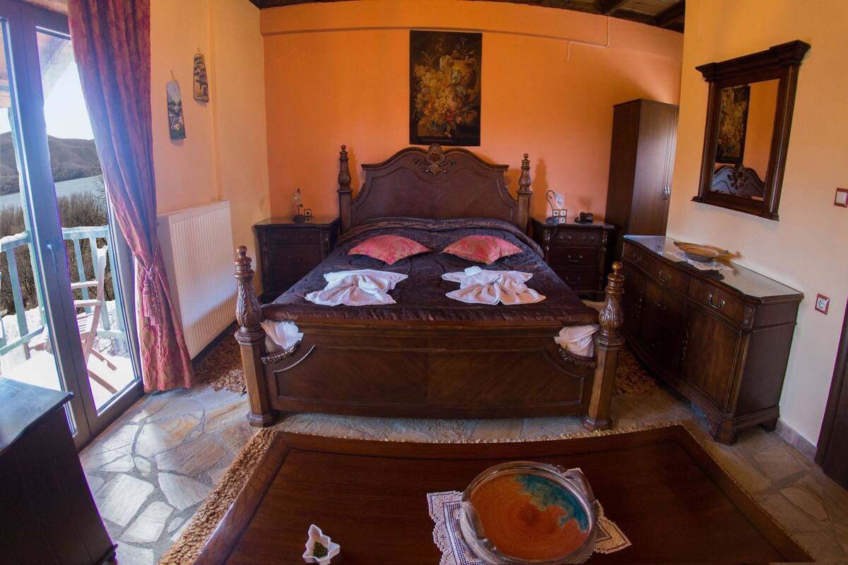 Studio, Smoking | 11 bedrooms