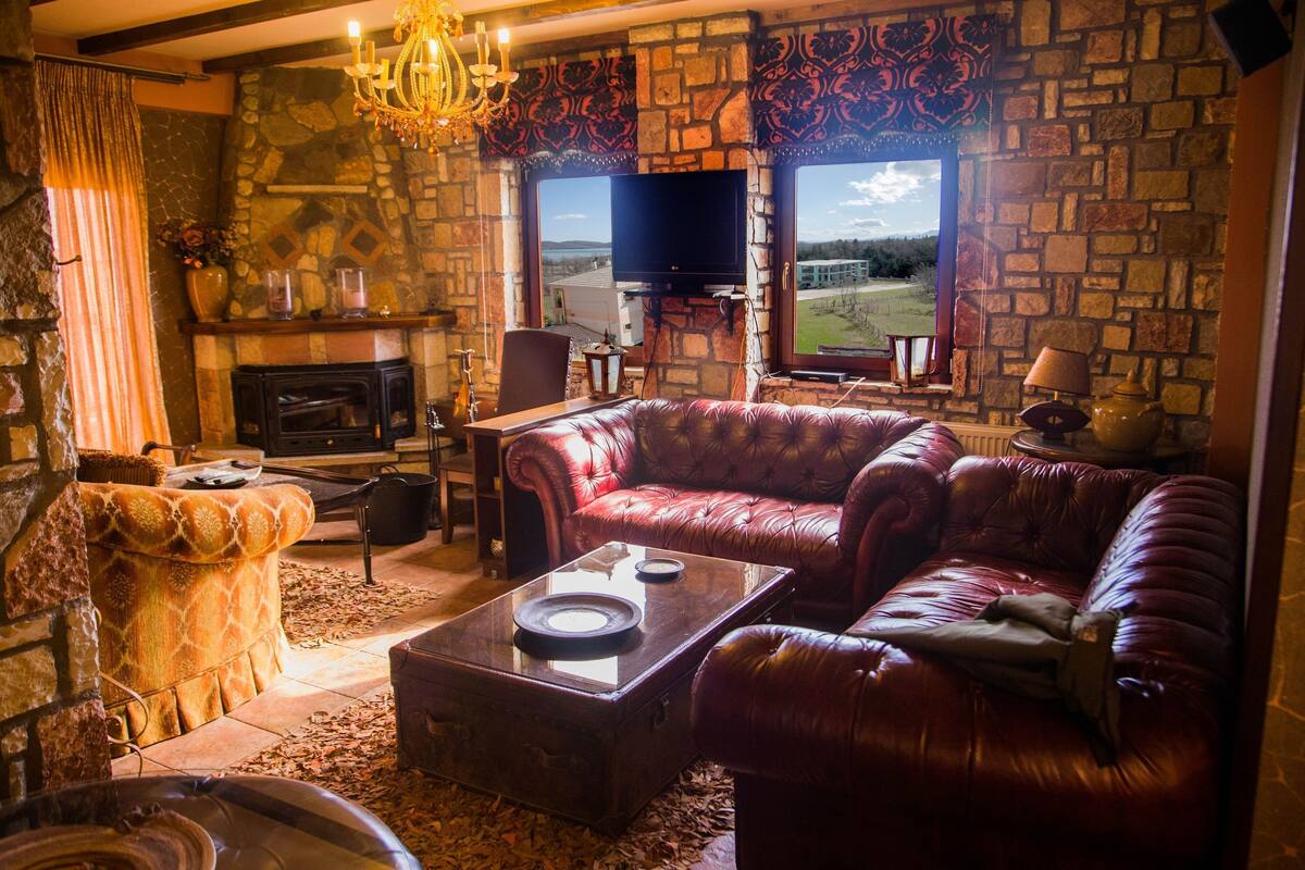 Studio, Smoking | 11 bedrooms