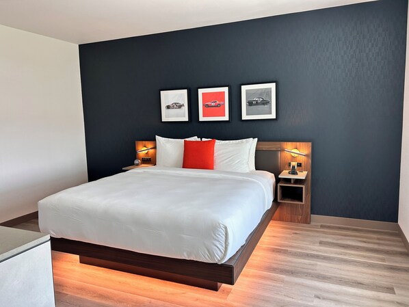 Premium bedding, pillowtop beds, desk, laptop workspace - Cambria Hotel Northlake Conference Center - Roanoke (Roanoke)