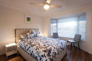 4 chambres, fer et planche à repasser, Wi-Fi, draps fournis