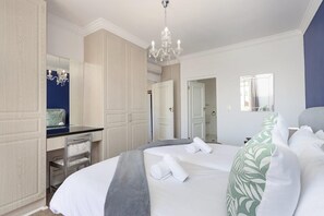 1 bedroom, WiFi, bed sheets - Winelands Golf Lodges 18 (Cape Town)